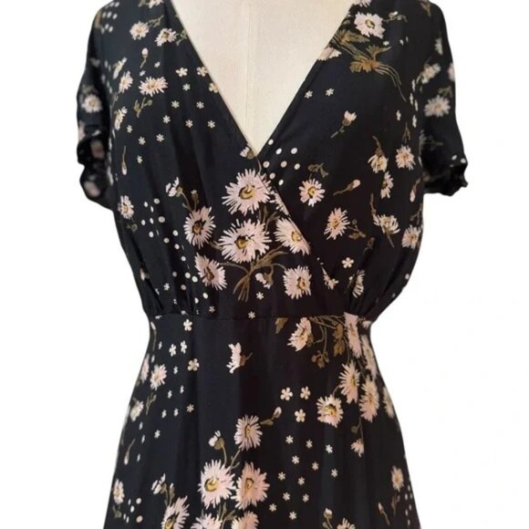 MADEWELL - Petite Puff-Sleeve Wrap-Front Midi Dress in Polka Daisies - Picture 2 of 10